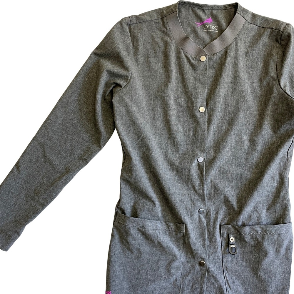 LYNX Women's XSM Gray Long Sleeve Button Front Scrub‎ Jacket Coat Top